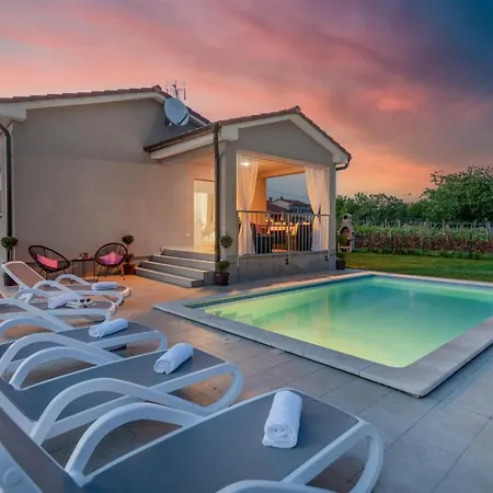 Family House With Private Pool And Playground * Barban