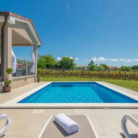 Family House With Private Pool And Playground *