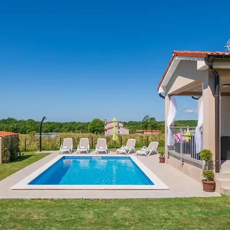 Family House With Private Pool And Playground Barban