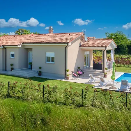 Family House With Private Pool And Playground * Barban