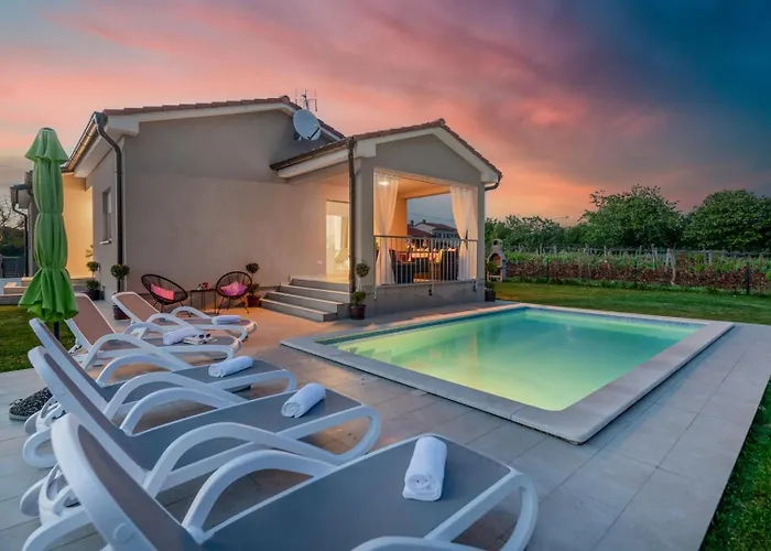 Family House With Private Pool And Playground * Barban