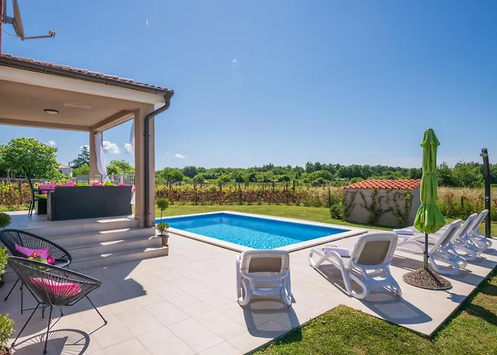 Family House With Private Pool And Playground * Barban